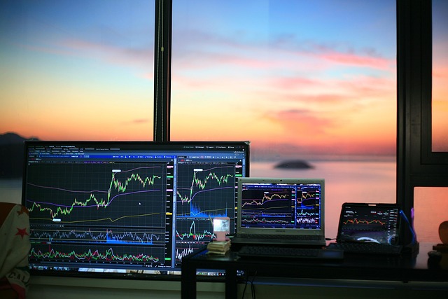 DeFi,blockchaintechnology,financialinclusivity,smartcontracts,decentralizedsystems,mainstreamfinance,transparency,Uniswap(UNI),Aave(AAVE),Compound(COMP)