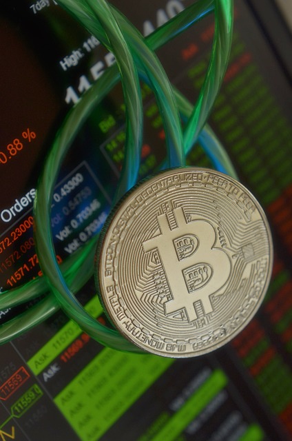 RegulatoryCompliance,MarketDynamics,DeFi,BlockchainEcosystem,InvestorSentiment,SmartContracts.